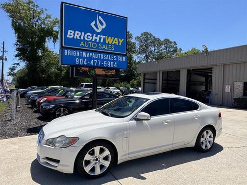 White 2009 Jaguar XF Luxury