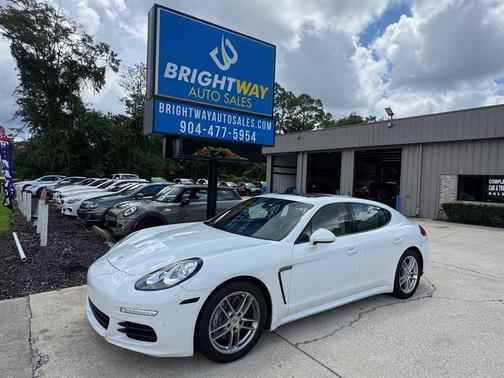 2016 Porsche Panamera 