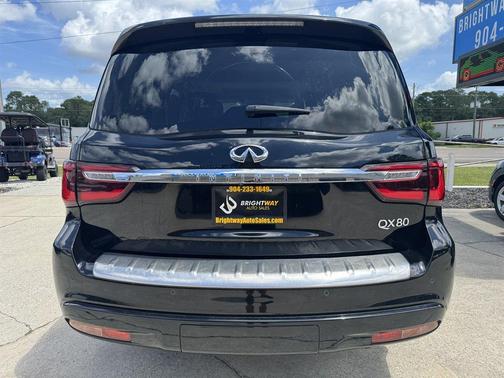 Black 2021 INFINITI QX80 Luxe