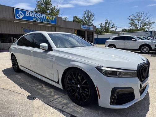 White 2021 BMW 740 i