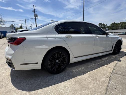 White 2021 BMW 740 i
