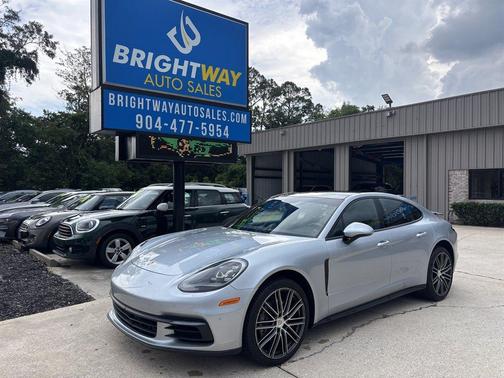 2017 Porsche Panamera 4