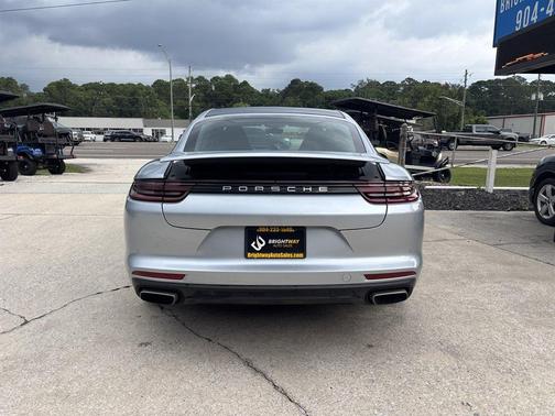 2017 Porsche Panamera 4