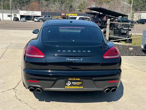 2016 Porsche Panamera S