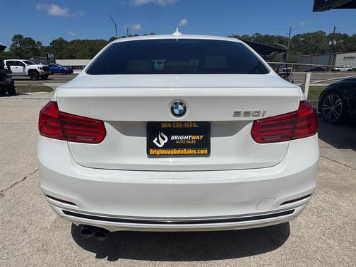 White 2018 BMW 330 i