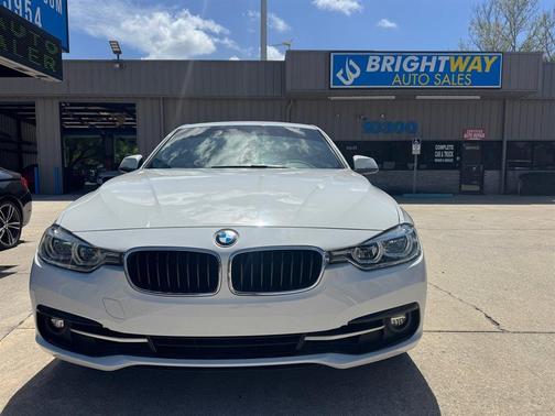 White 2018 BMW 330 i