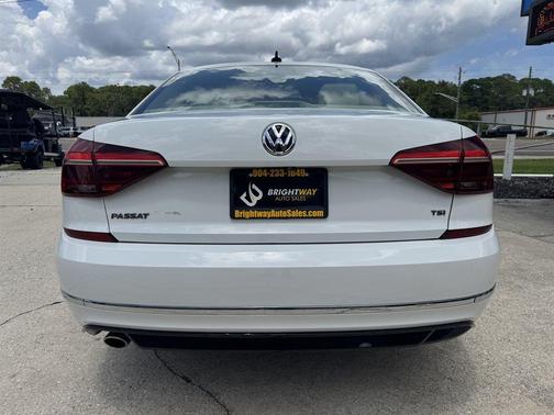 2018 Volkswagen Passat 2.0T R-Line