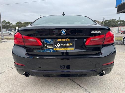 Black 2020 BMW 530 i