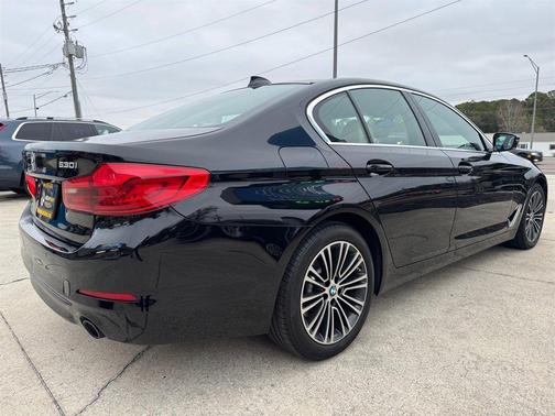 Black 2020 BMW 530 i
