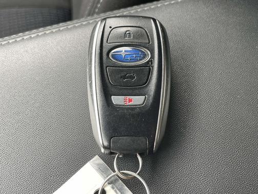 Ice Silver Metallic 2019 Subaru Ascent Premium 7-Passenger