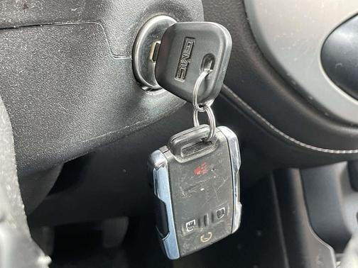 Cyber Gray Metallic 2016 GMC Canyon SLT