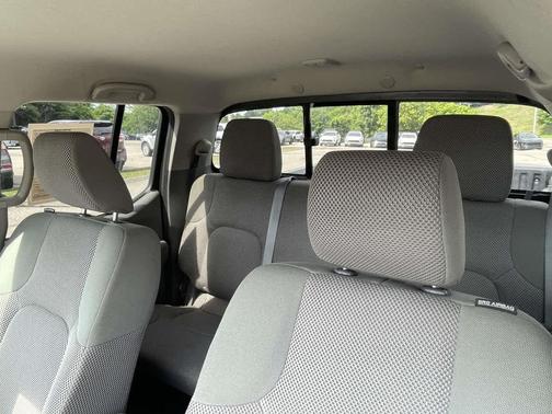 Super Black 2015 Nissan Frontier SV