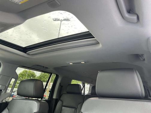 Shadow Gray Metallic 2019 Chevrolet Suburban LT