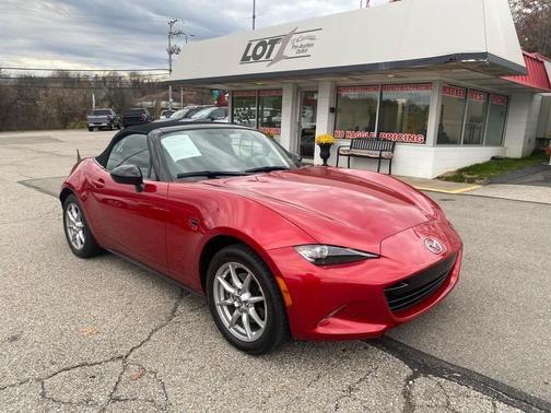 2016 Mazda MX-5 Miata Sport