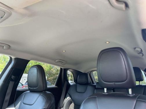 Velvet Red Pearlcoat 2019 Jeep Cherokee Latitude Plus