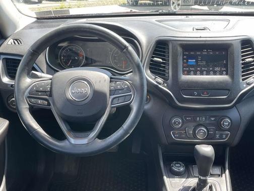 Velvet Red Pearlcoat 2019 Jeep Cherokee Latitude Plus