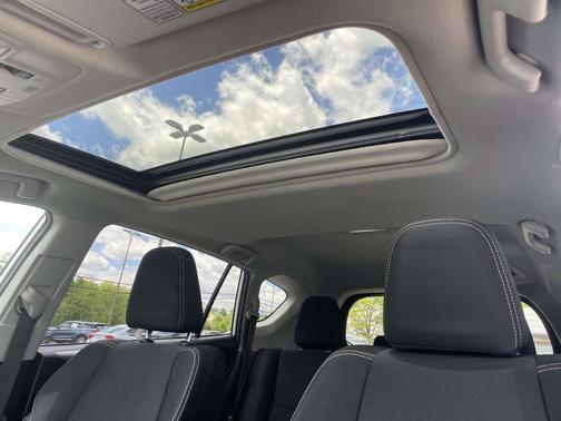Super White 2015 Toyota RAV4 XLE
