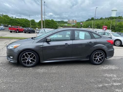 Magnetic 2015 Ford Focus SE