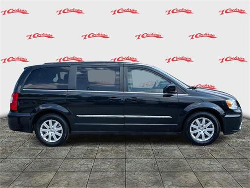 2016 Chrysler Town & Country Touring