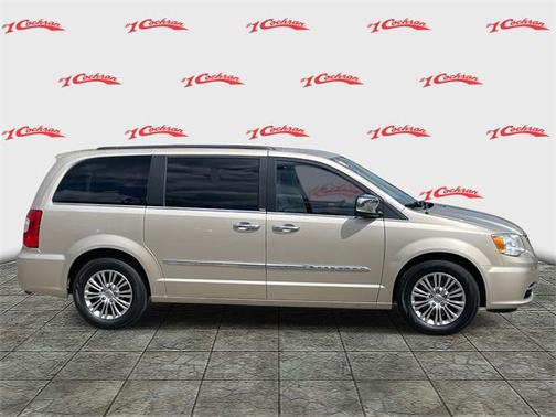 2013 Chrysler Town & Country Touring-L