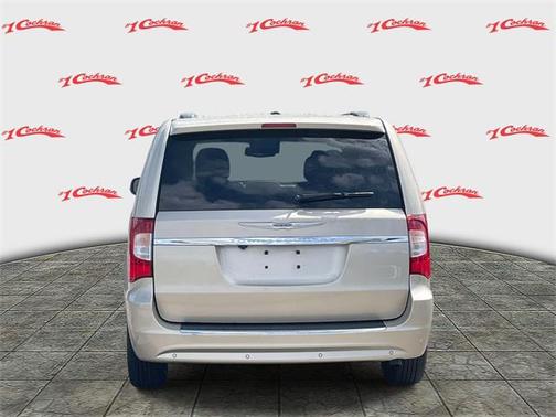 2013 Chrysler Town & Country Touring-L