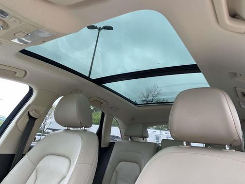 Ibis White 2013 Audi Q5 2.0T Premium