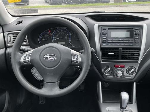 Ice Silver Metallic 2013 Subaru Forester 2.5X Premium