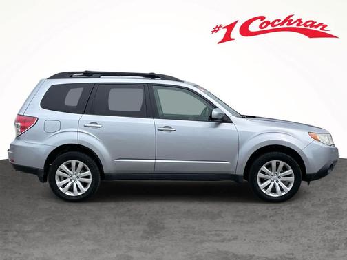 Ice Silver Metallic 2013 Subaru Forester 2.5X Premium