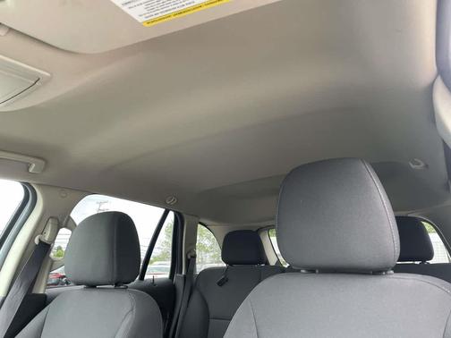 Ingot Silver Metallic 2013 Ford Edge SE