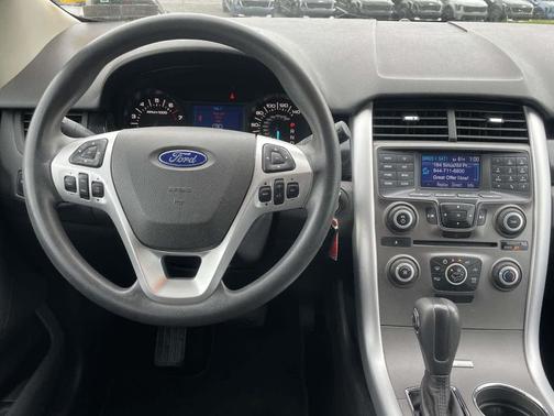 Ingot Silver Metallic 2013 Ford Edge SE