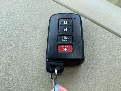Ooh La La Rouge Mica 2014 Toyota Highlander Limited