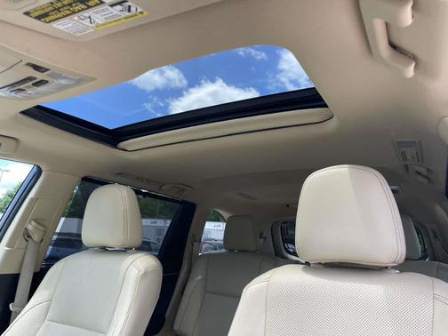 Ooh La La Rouge Mica 2014 Toyota Highlander Limited