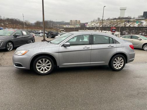 2013 Chrysler 200 Touring