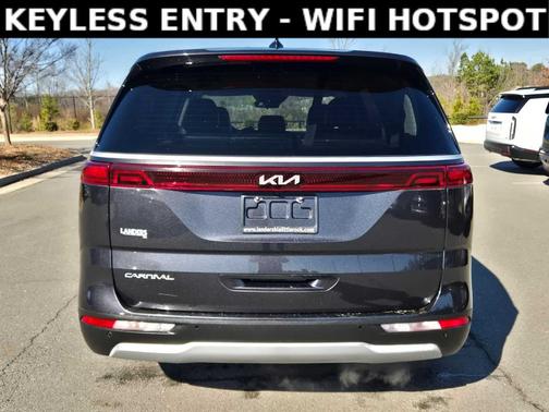 2023 Kia Carnival LX