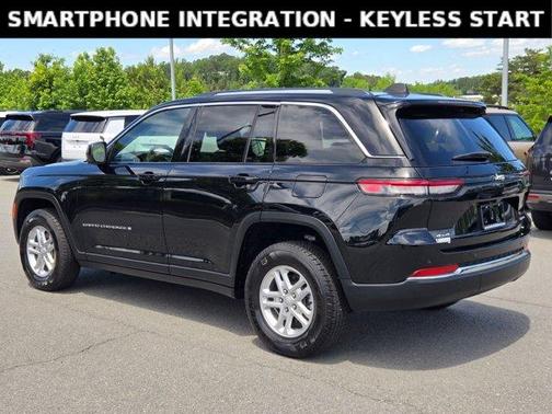 Diamond Black 2023 Jeep Grand Cherokee Laredo