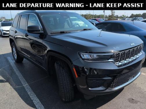 Diamond Black 2023 Jeep Grand Cherokee Laredo
