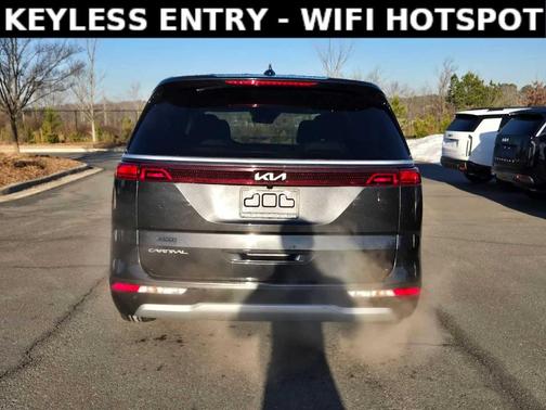 2024 Kia Carnival LX