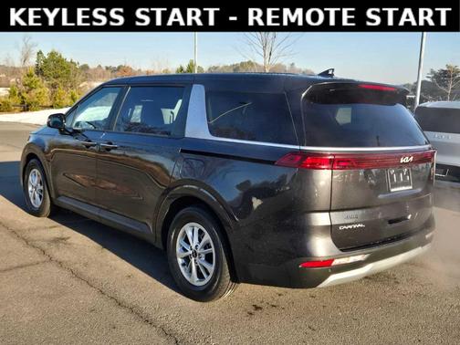 2024 Kia Carnival LX