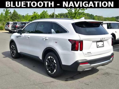 Glacial White Pearl 2025 Kia Sorento S