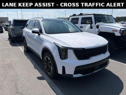 Glacial White Pearl 2025 Kia Sorento S