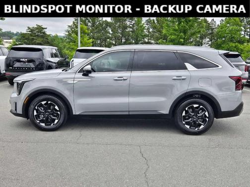 Wolf Gray 2025 Kia Sorento S