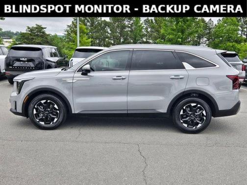 Wolf Gray 2025 Kia Sorento S