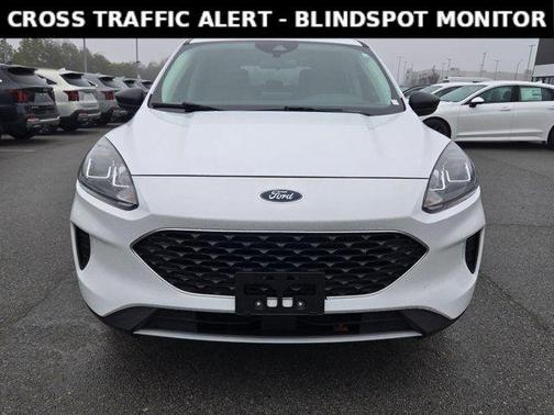 Oxford White 2022 Ford Escape SE