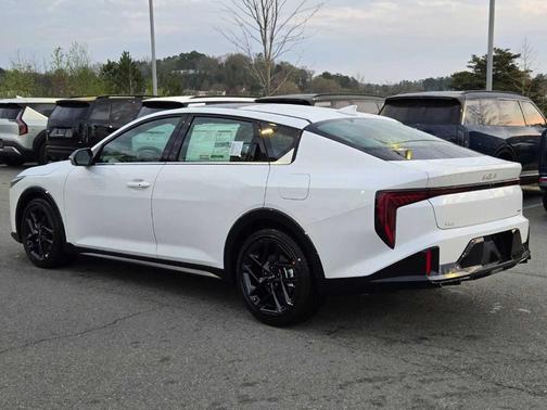 Snow White Pearl 2026 Kia K4 GT-LINE