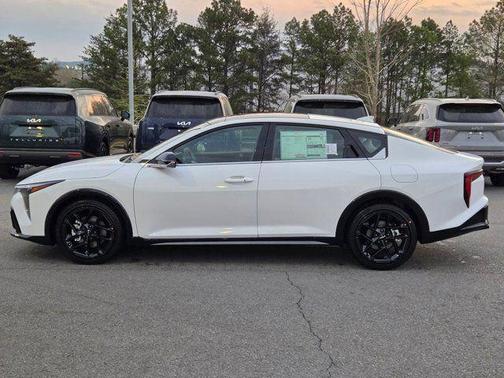 Snow White Pearl 2026 Kia K4 GT-LINE