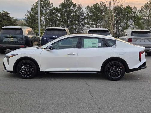 Snow White Pearl 2026 Kia K4 GT-LINE