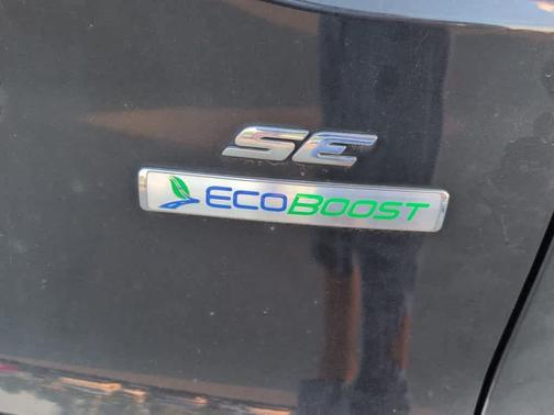 Tuxedo Black 2013 Ford Escape SE