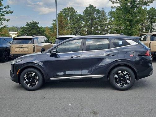 Metal 2027 Kia Sportage LX