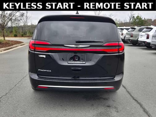 2024 Chrysler Pacifica Touring-L