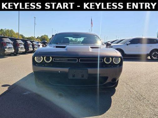 2017 Dodge Challenger SXT
